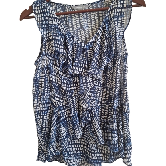 3/$20 Daisy Fuentes Sleeveless Ruffle Blouse - Size Small - Picture 4 of 4